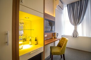 Dobbelt- eller tomannsrom – comfort, byutsikt | Minibar