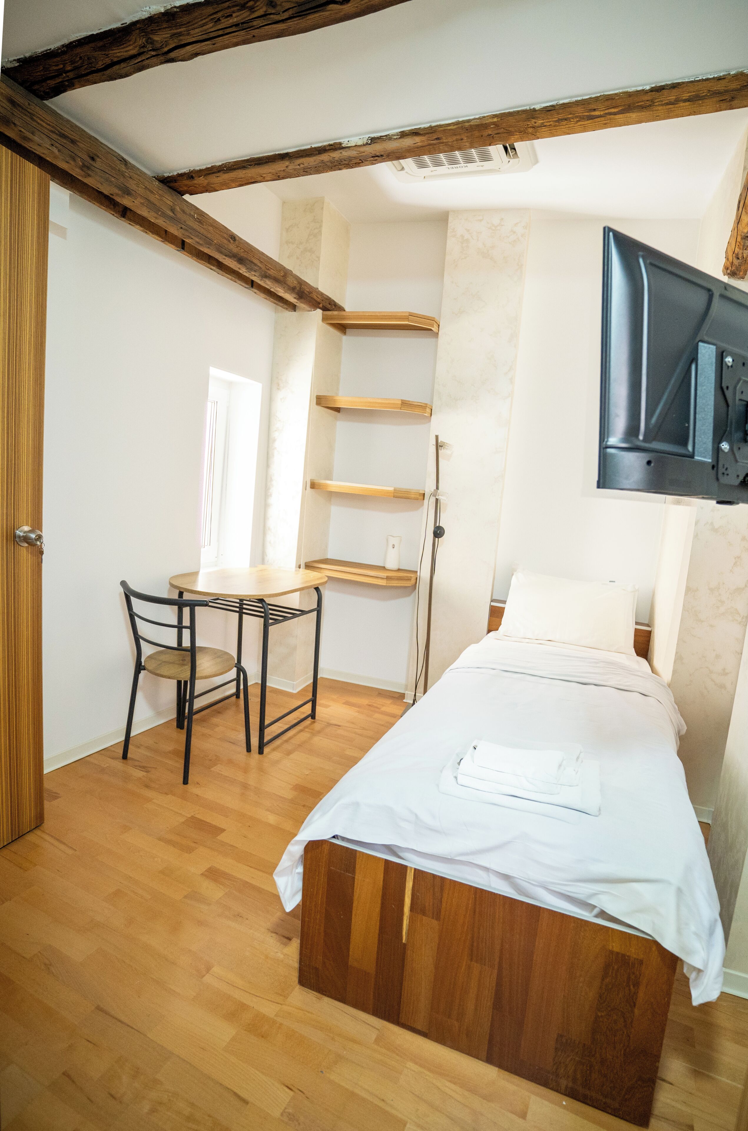 Economy enkelrum | Sängtillbehör av högsta kvalitet, minibar och mörkläggningsgardiner