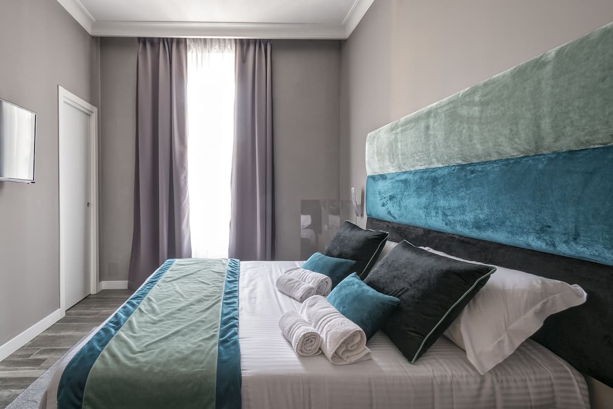 Superior Double Room, City View