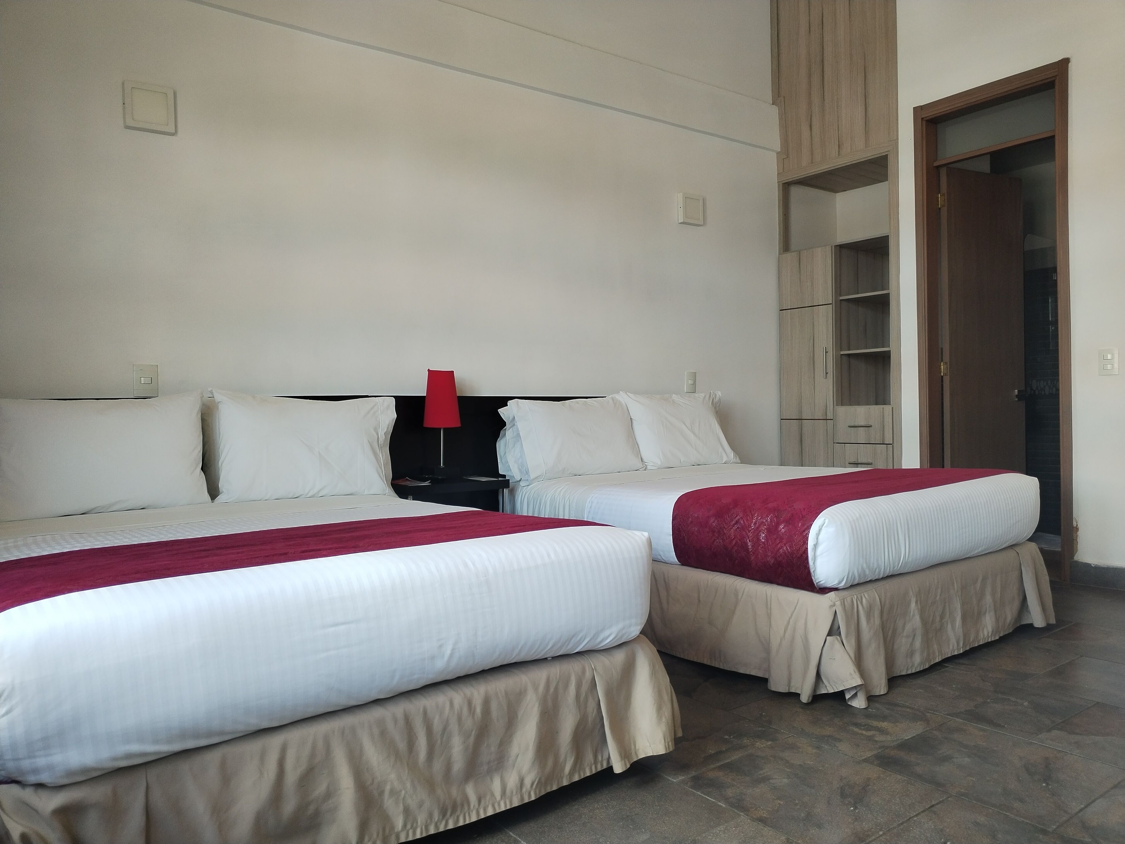 1 bedroom, desk, free wifi, bed sheets