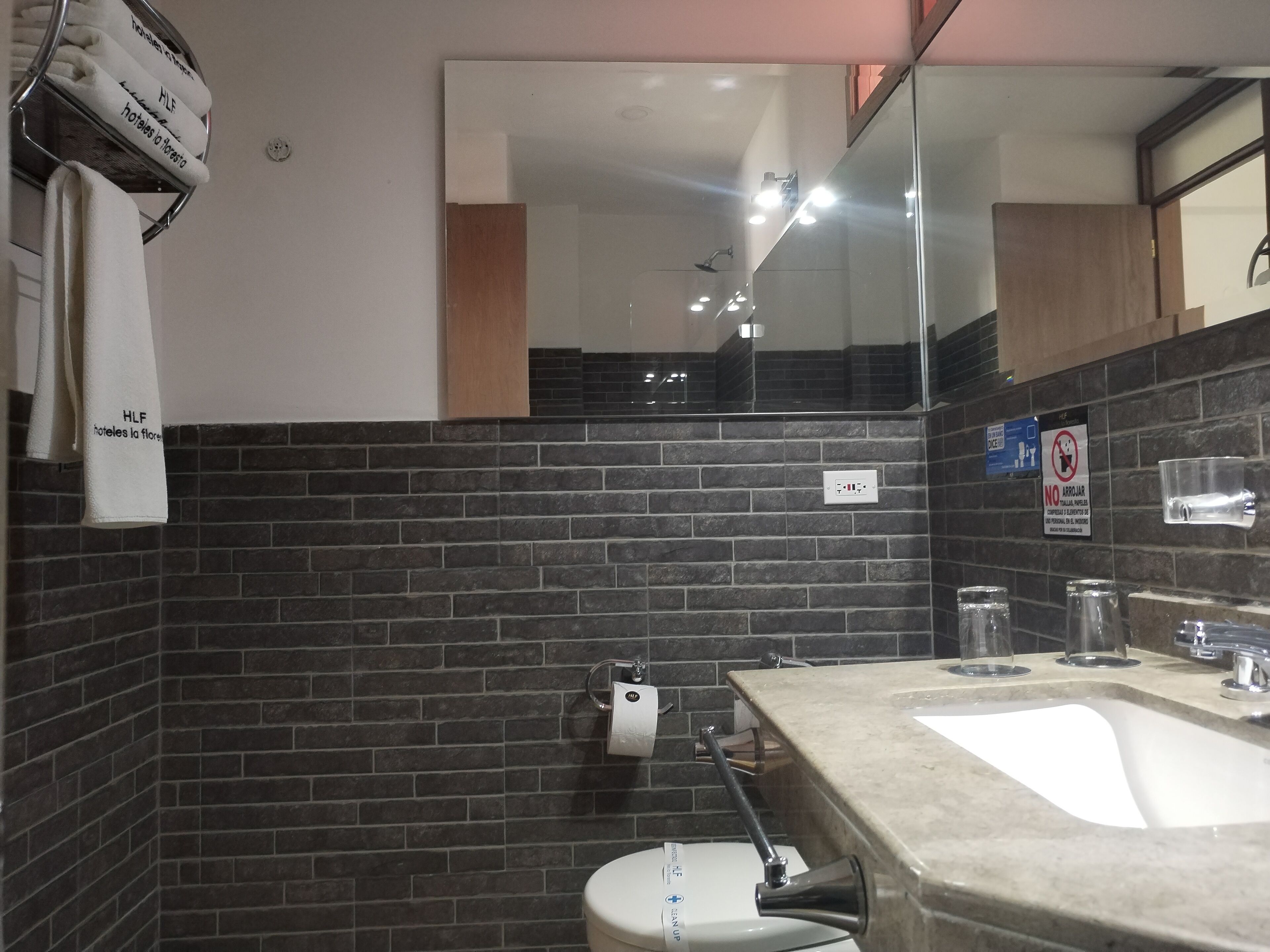 shower, rainfall showerhead, free toiletries, towels