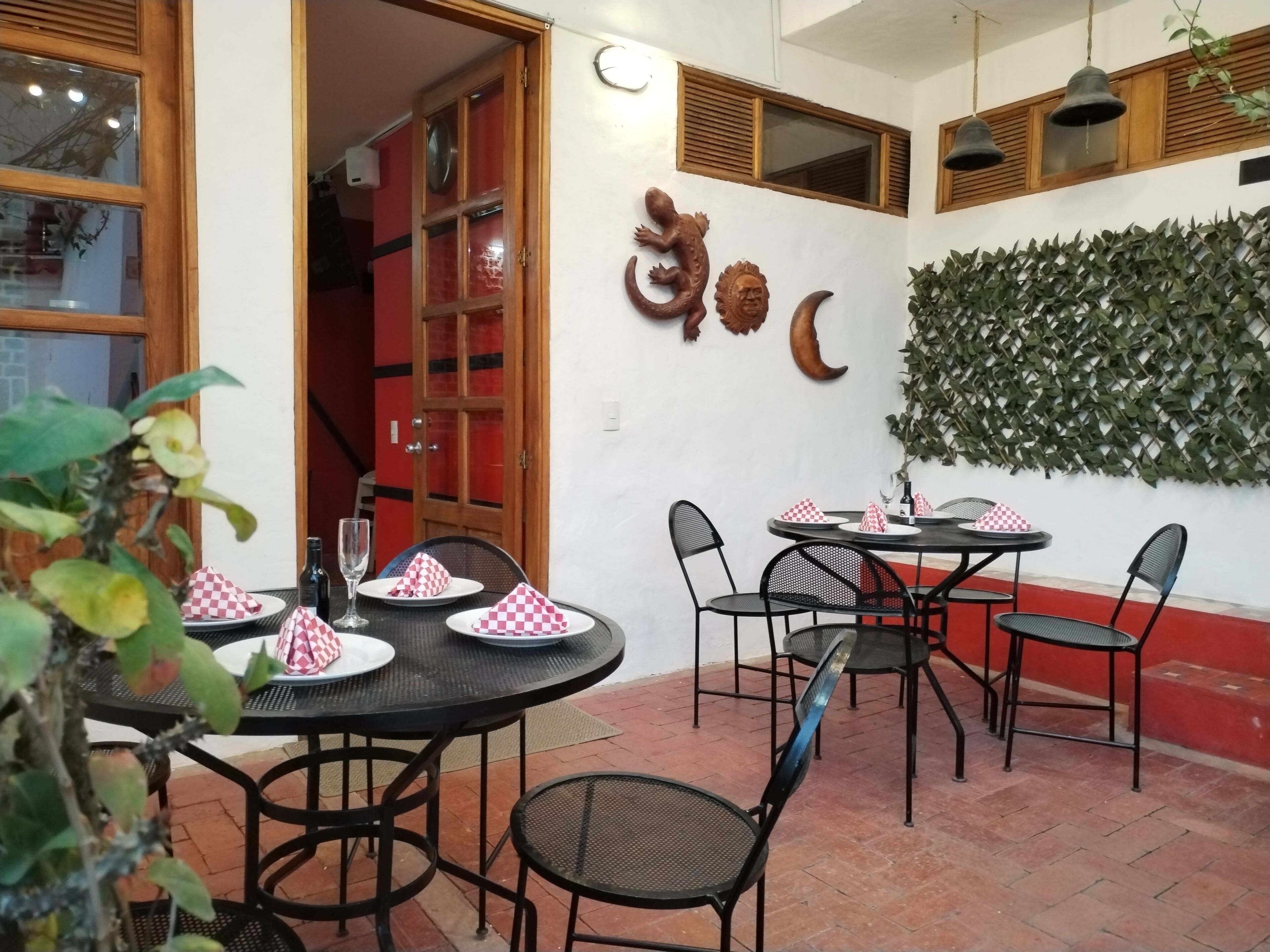 free daily english breakfast