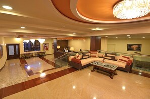 Lobby sitting area - Hotel Austria (Tirana)