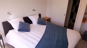 双人房 | 遮光窗帘、熨斗/熨板、免费婴儿床、折叠床/加床（额外收费）