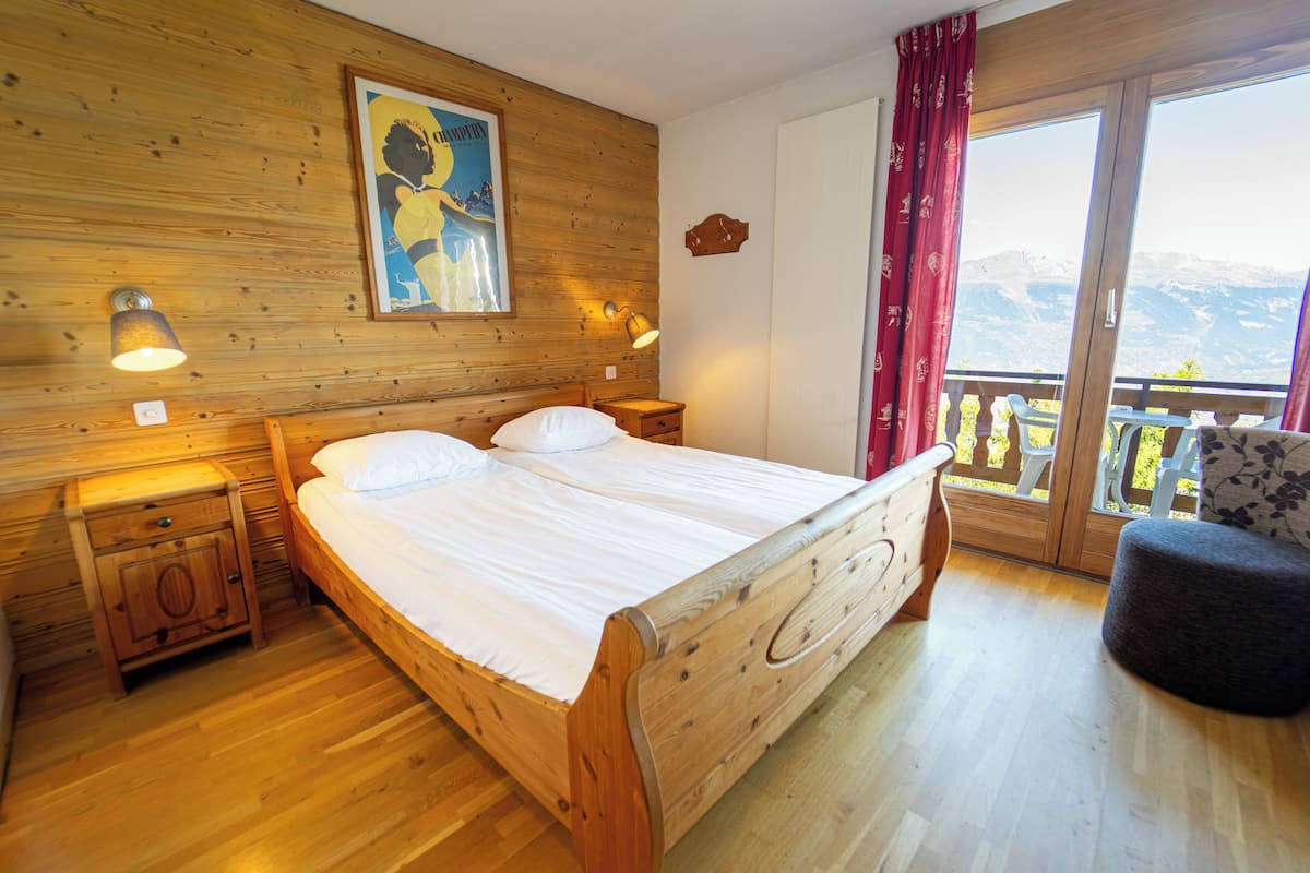 Double Room, Valley View | Minibar, in-room safe, blackout drapes, WiFi (free)