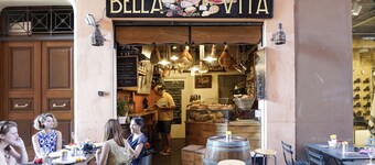 Casa Isolani Piazza Maggiore 1.0