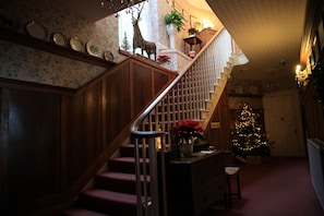 Interior entrance - Bonnicott House Hotel (Lynmouth)