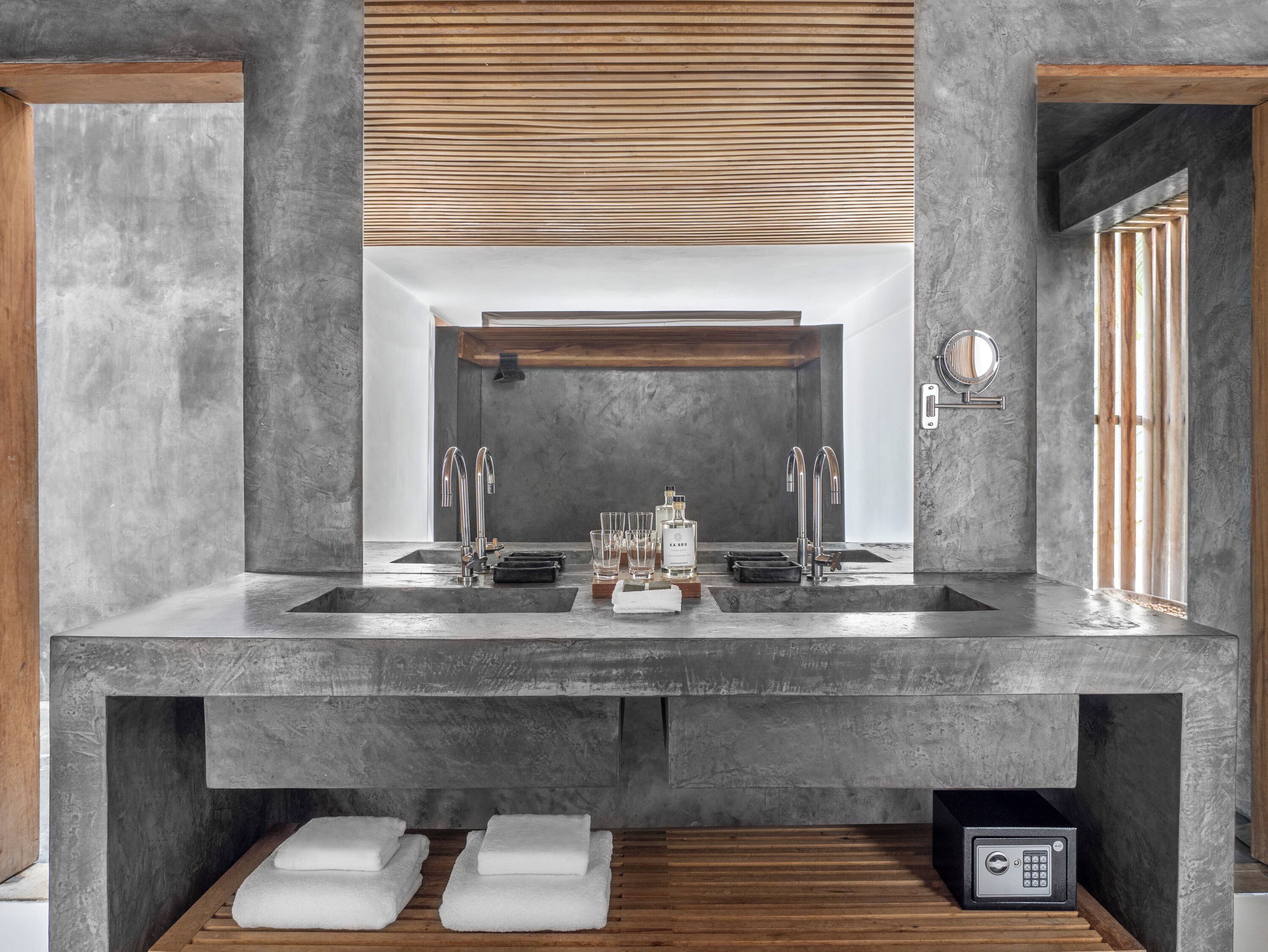 Double Room, Ensuite, Sea View (TOP SUITE) | Premium bedding, minibar, iron/ironing board, free WiFi