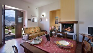 Perushuoneisto, 1 makuuhuone | Olohuone | Taulutelevisio, takka