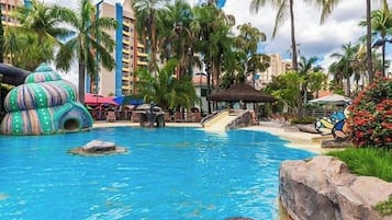 7 piscinas externas, espreguiçadeiras