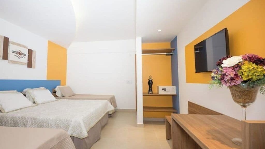 Deluxe Room | Minibar, in-room safe, blackout drapes, soundproofing