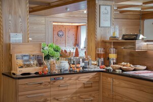 Colazione a buffet inclusa, servita tutte le mattine 