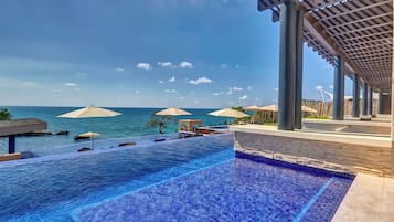 Sunset Swim Out Suite | Premium bedding, minibar, in-room safe, individually decorated