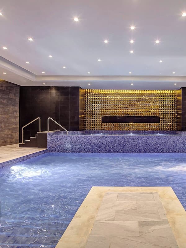 Sauna, hot tub, steam room, body treatments, hydrotherapy, aromatherapy