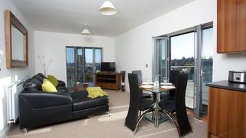 Apartemen, 1 kamar tidur | Area keluarga | TV layar datar