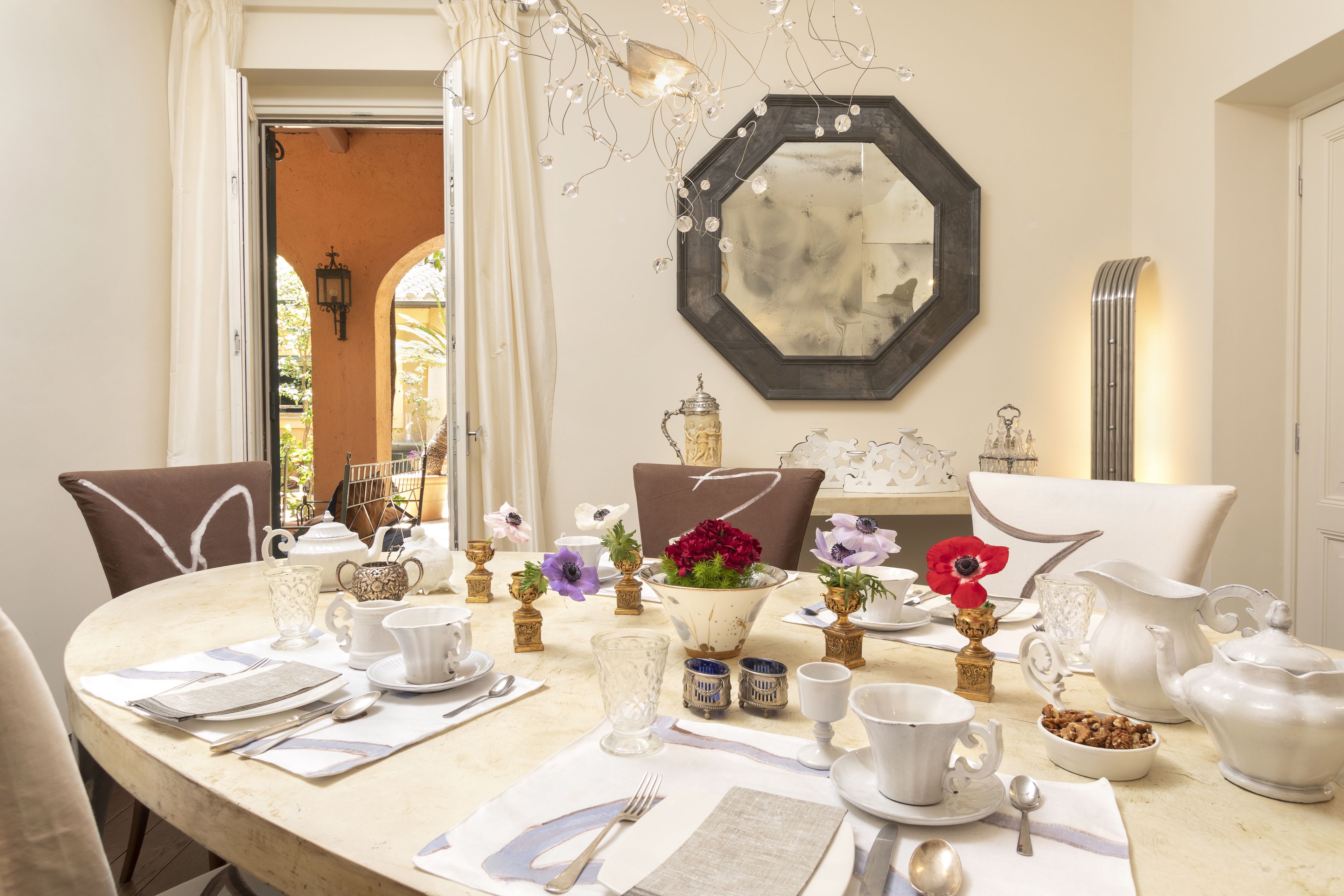 含每日吃到飽早餐