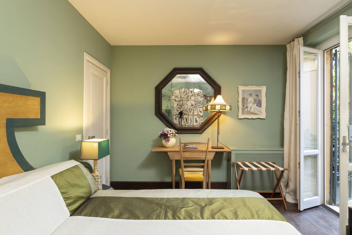 Habitación estándar con 1 cama matrimonial o 2 individuales | Ropa de cama de alta calidad y minibar