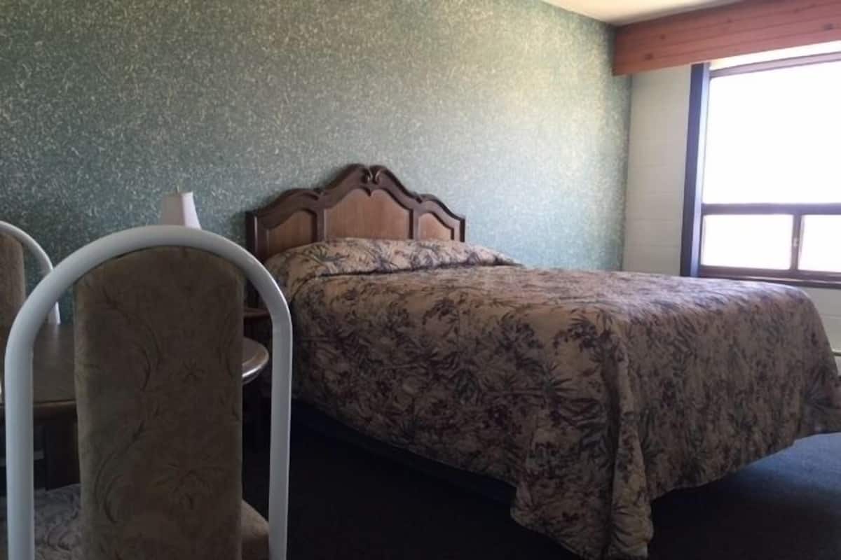Habitación estándar, 1 cama Queen size | Escritorio, camas extra y wifi gratis 