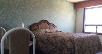 Mile Zero Motor Inn