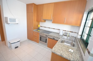 Apartment, 2 Bedrooms (AE São Francisco) | Private kitchen