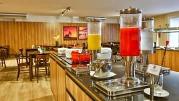 Paikallinen ja kansainvälinen keittiö