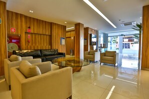 Lobby sitting area - Arcus Hotel Aracaju by Atlantica (Aracaju)