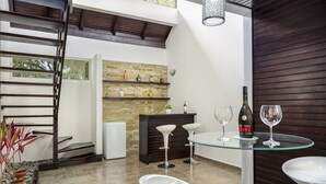 Minibar, coffres-forts dans les chambres, Wi-Fi gratuit, draps fournis