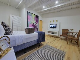 Deluxe Room, Partial Ocean View | Free WiFi, bed sheets