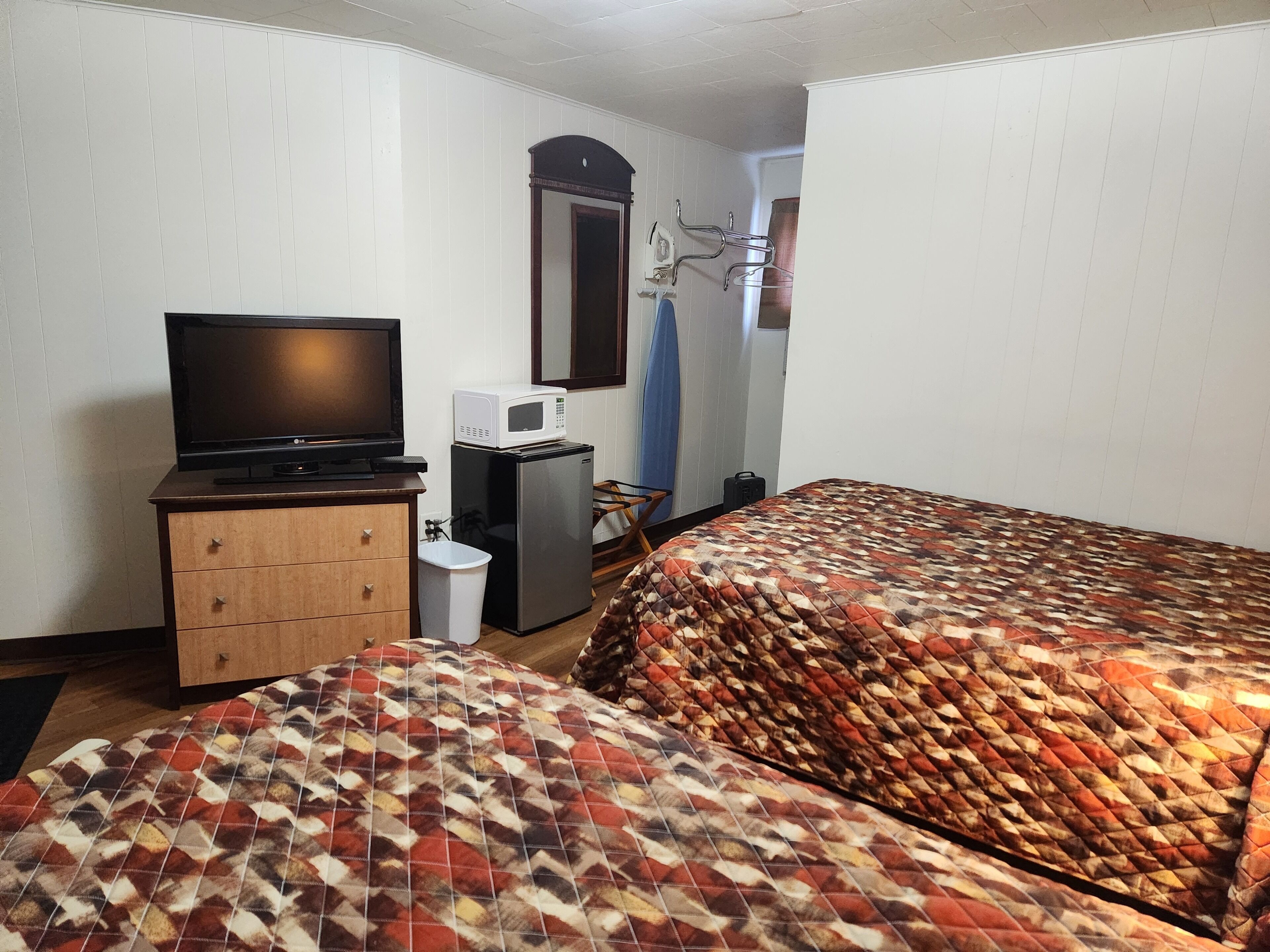 Photo - Cortland Motel