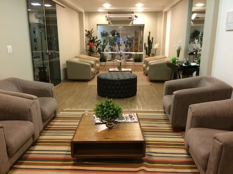 Lobby sitting area. Assi Palace Hotel