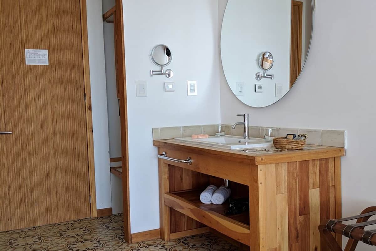 superior double room | 1 bedroom, premium bedding, in-room safe, desk