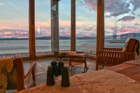 Breakfast and dinner served, Regional cuisine