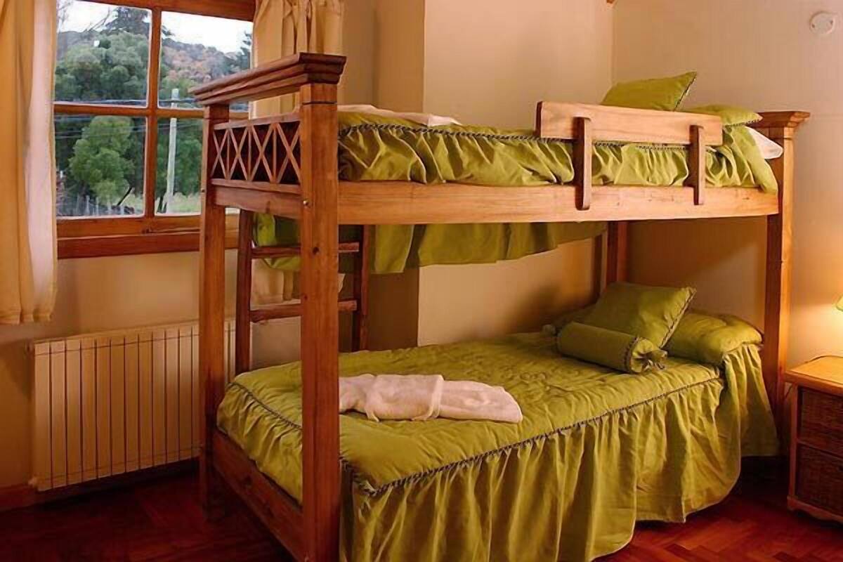 Bungalow (8 adults)