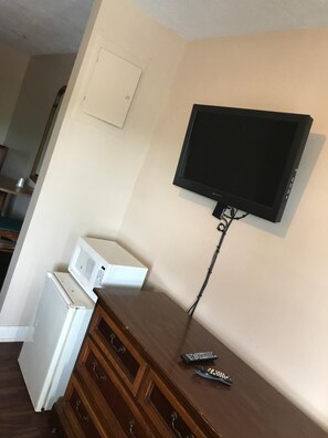 Premium bedding, desk, free WiFi - Park n Stay Inn (Johnson City)
