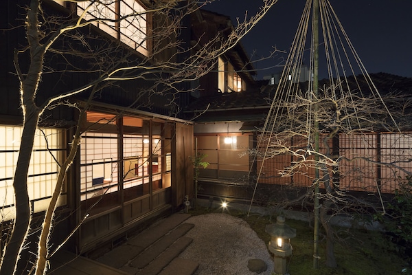 Traditional House, 3 Bedrooms, Kitchen, Garden View | Garden