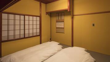 Traditional House, 3 Bedrooms, Kitchen, Garden View | 3 bedrooms, in-room safe, individually decorated, individually furnished