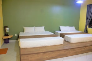 Premier Double or Twin Room | Seterika/papan seterika, Wi-fi percuma, cadar katil