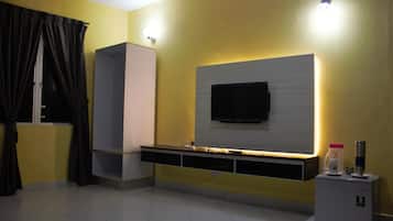 Double Twin Premier | Iron/ironing board, free WiFi, bed sheets