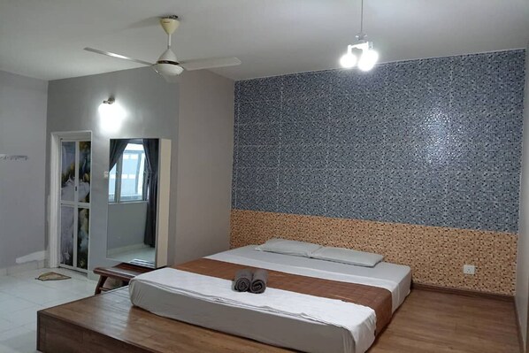 Deluxe Double Room | Seterika/papan seterika, Wi-fi percuma, cadar katil