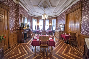 Free daily full breakfast