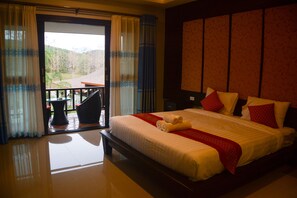 Villa | Minibar, rollaway beds, free WiFi