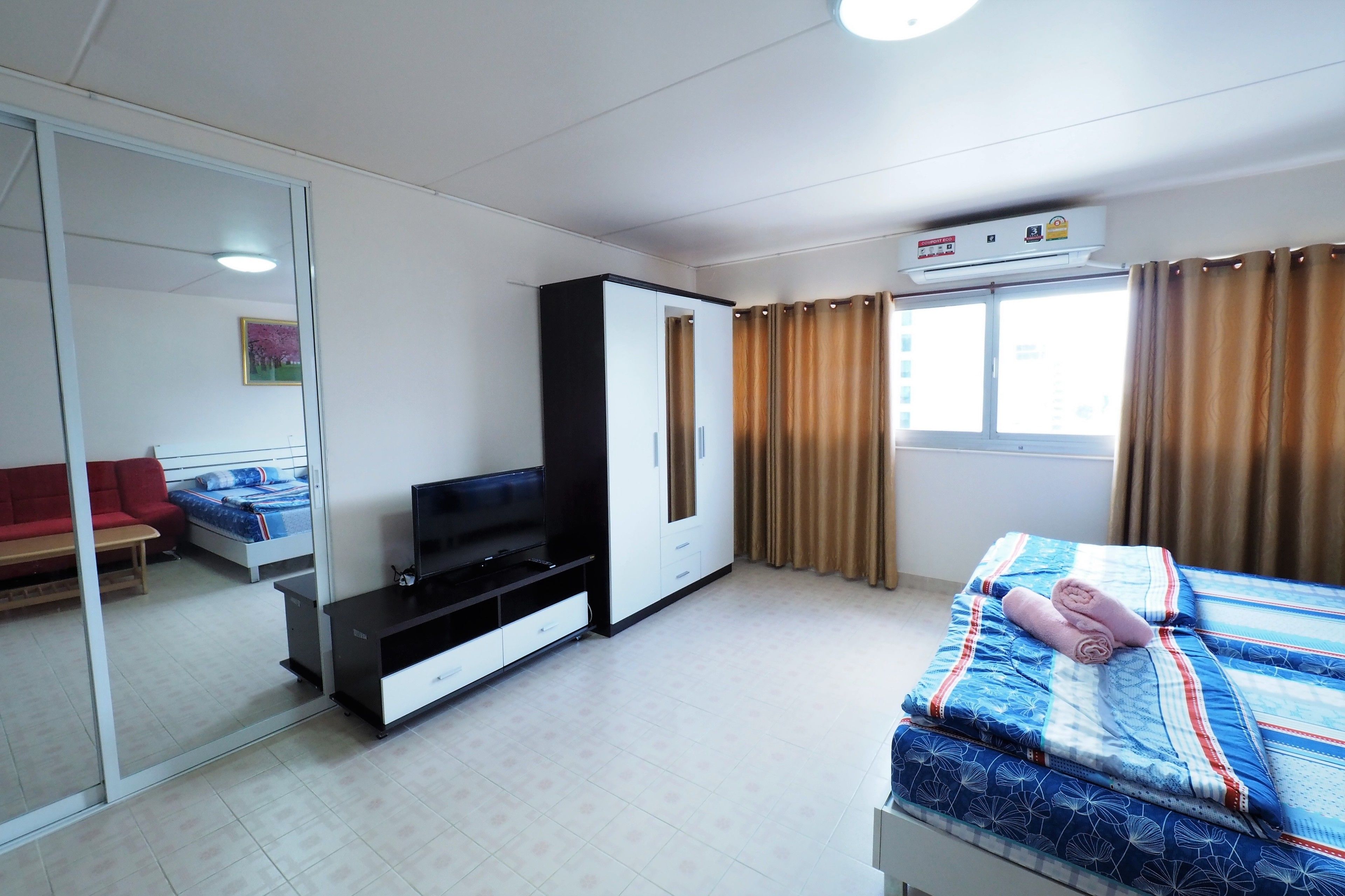 Rollaway beds, free WiFi