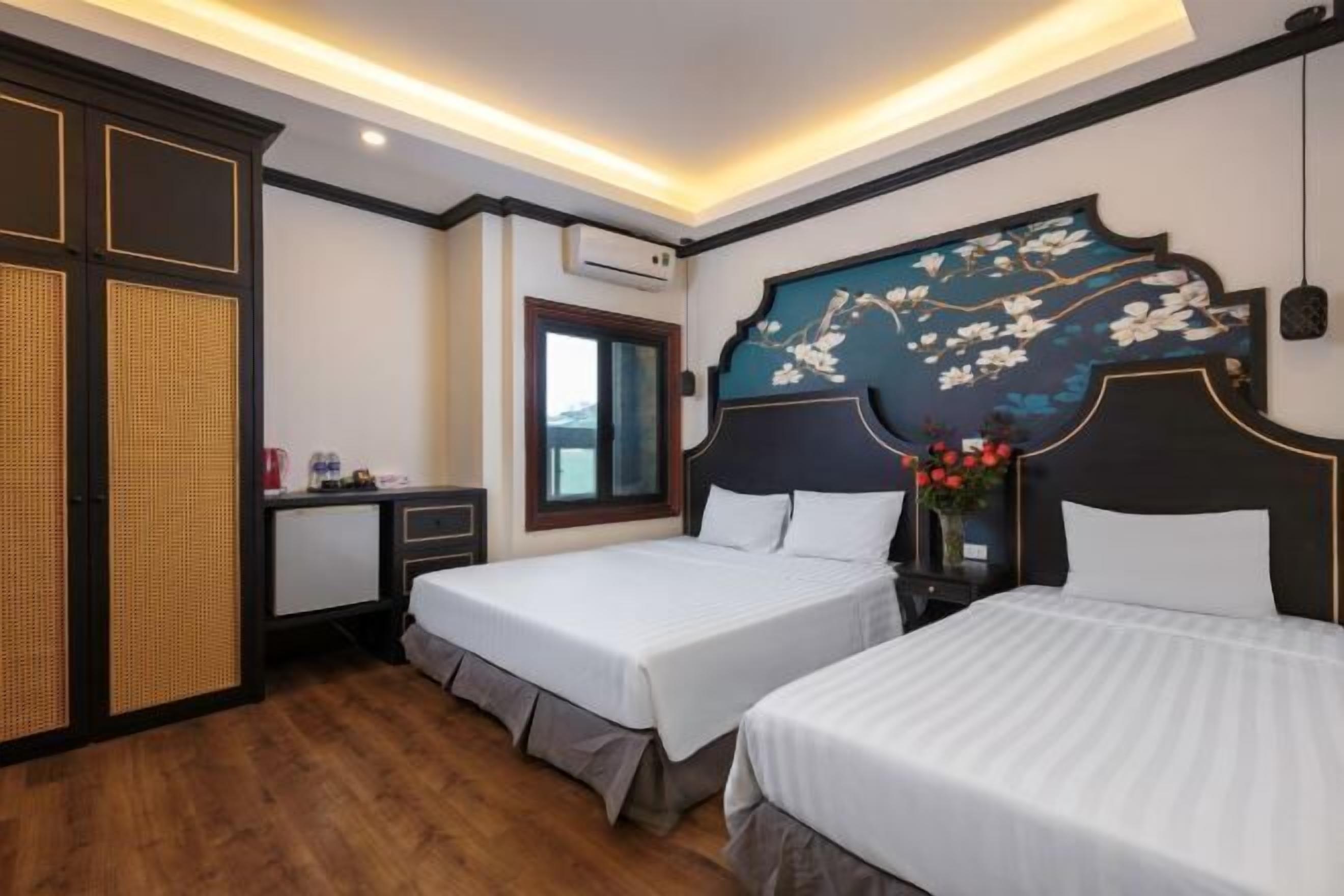 Egyptian cotton sheets, premium bedding, Select Comfort beds, minibar