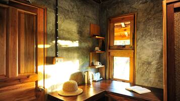 Superior Bungalow | Bathroom | Shower, free toiletries, hair dryer, slippers