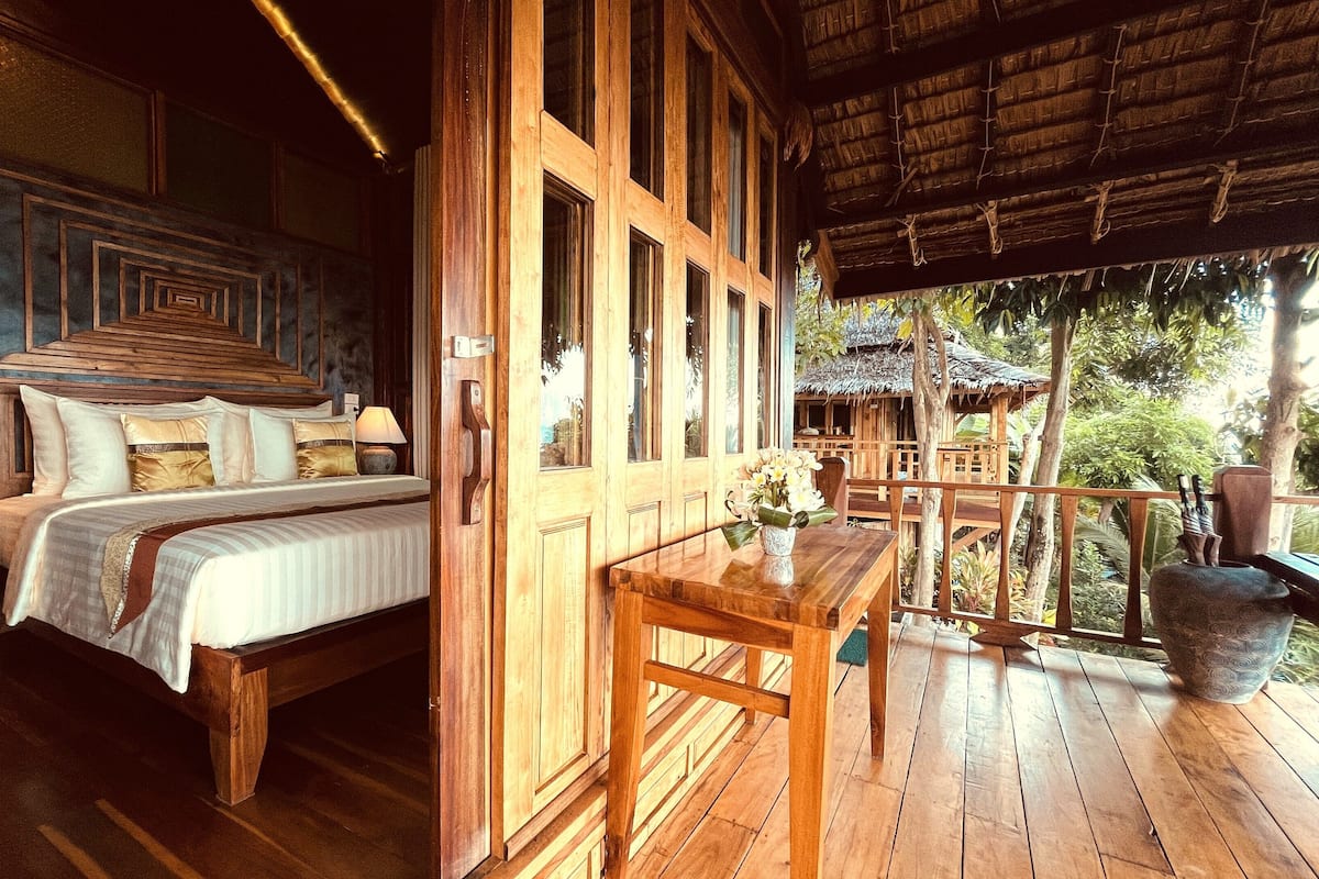 Bungalow with Seaview