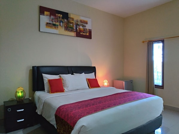 Deluxe Double Room | Premium bedding, desk, soundproofing, free WiFi
