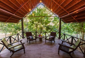 Lobby sitting area - Vannraj Resort and Spa (Kurai)