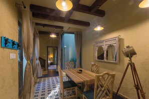Villa | Dining room