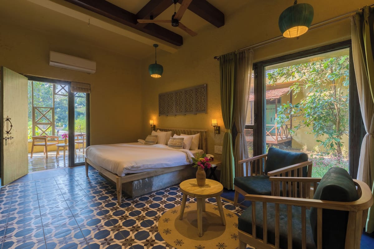 Deluxe Villa | Individually decorated, individually furnished, desk, laptop workspace