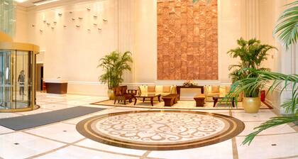 Golden Eagle Summit Hotel Downtown